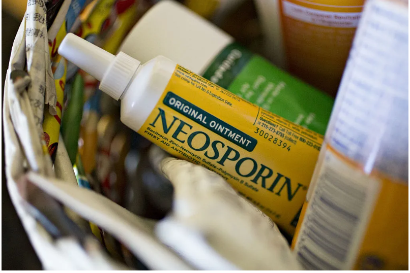 在鼻腔中涂抹孚诺软膏（Neosporin）真的可以帮助预防病毒感染吗？